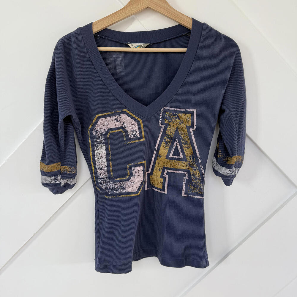 Vintage Rebel Yell Women's Navy Blue CA Graphic V-Neck Thermal